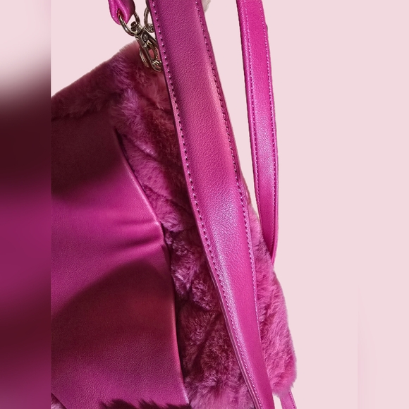 Juicy Couture's Plush "Love On Top" Crossbody Shoulder Bag-NWOT - Picture 6 of 11